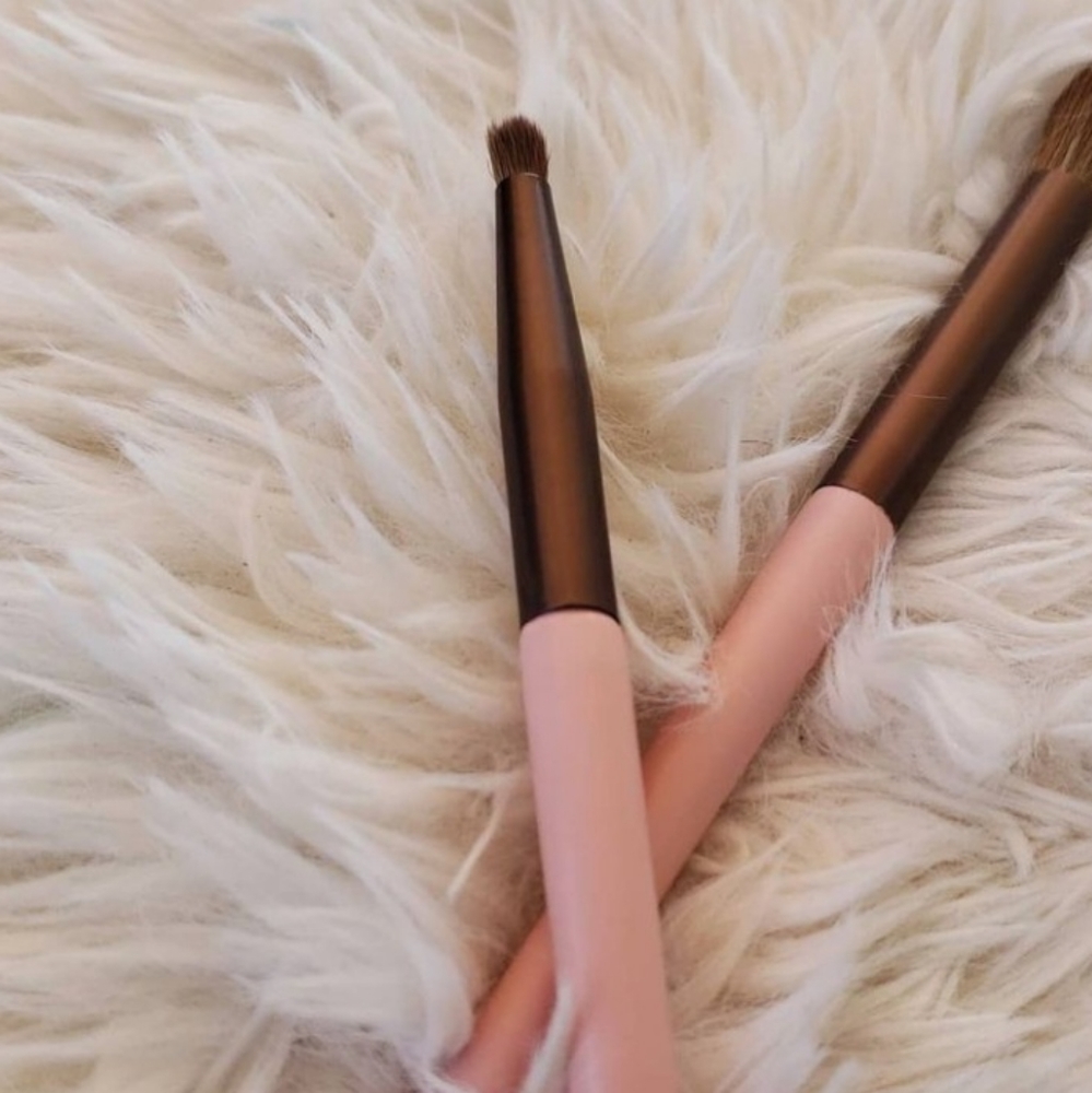 Makeup brushes